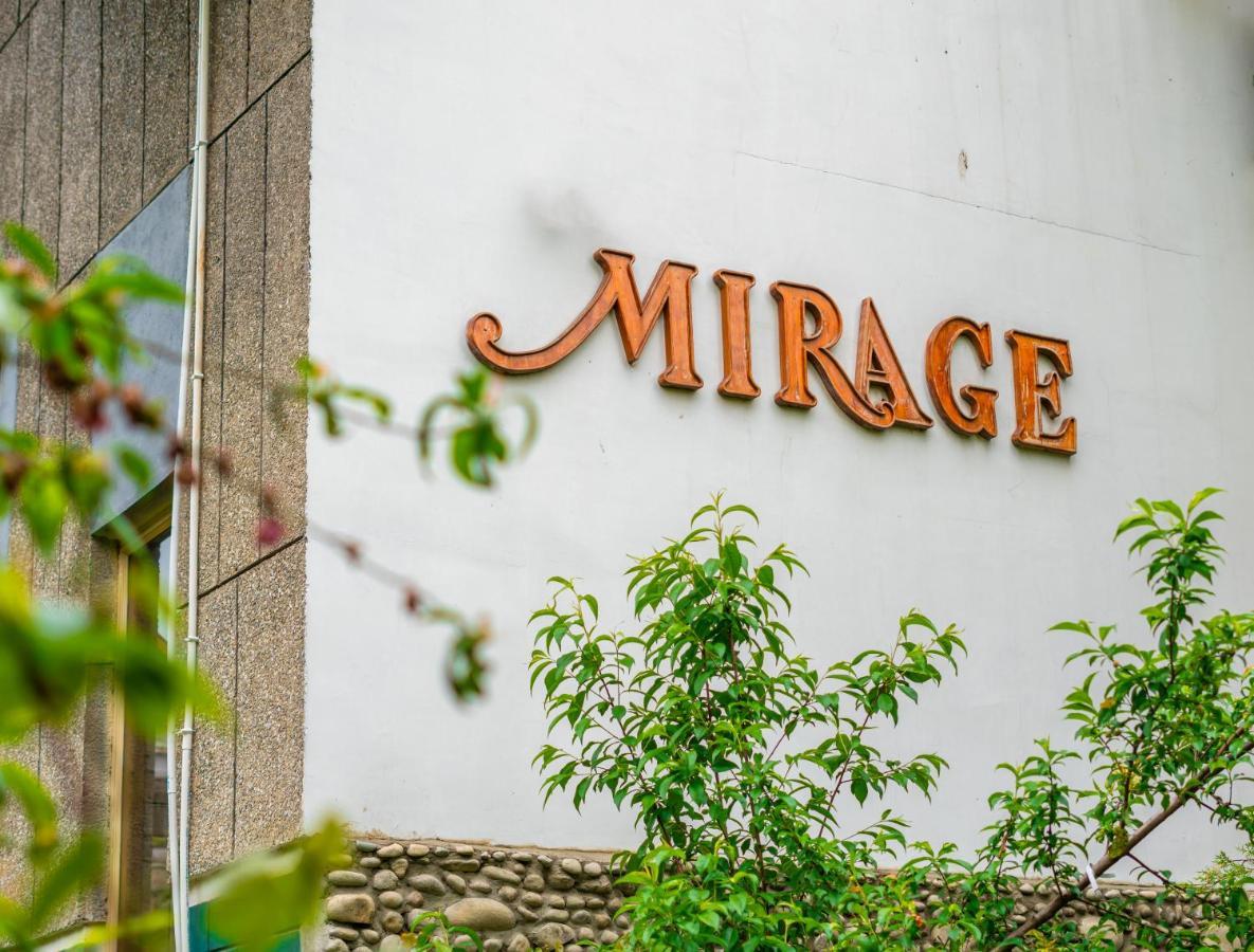 Hotel Mirage Srīnagar Eksteriør bilde